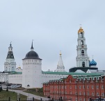 Экскурсия у стен Лавры
