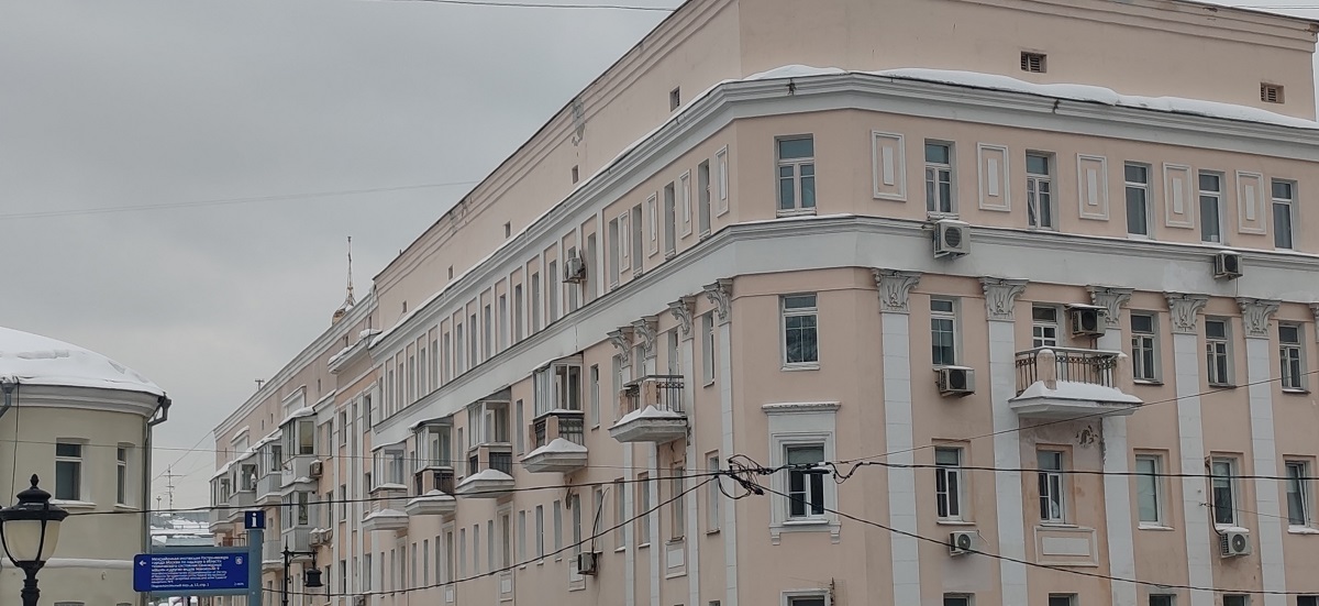 Дом-утюг